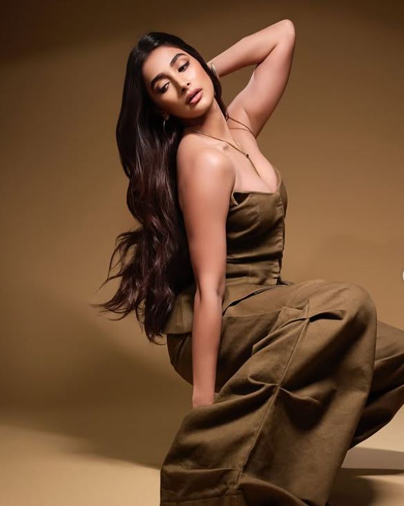 pooja hegde photos